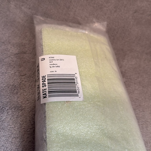 💚♠️💚KATE SPADE💚♠️💚Matcha Latte Madison Large Slim Bifold Wallet/NWT - Picture 5 of 7